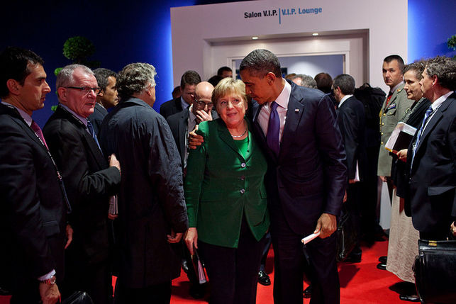 La presión de EEUU sobre la UE (en la foto, Obama y Merkel) puede hacer que se aprueben normas perjudiciales para el consumidor europeo. Foto: Pete Souza (Casa Blanca)